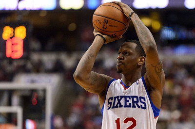 Εστουντιάντες: Ενίσχυση με Τζέιμς Νάναλι