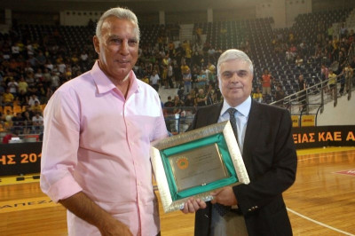 Παναθηναϊκός: Βράβευσε τον Γκάλη (videos)