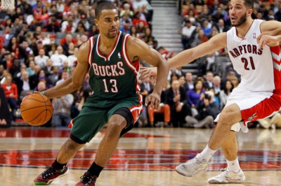 Σακραμέντο Κινγκς: Ενίσχυση με Ραμόν Σέσιονς