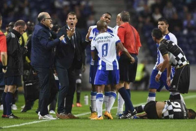 Γκέλα για Πόρτο, 0-0 με Μποαβίστα