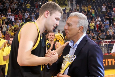 Βεζένκοφ: «Πρέπει να κερδίσουμε τον Ηλυσιακό» (photos)