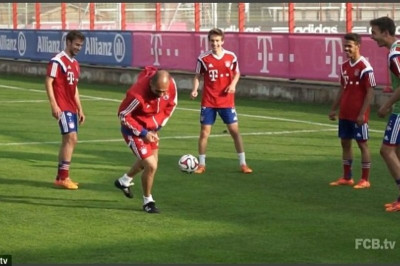 Έπαιξε, έχασε και … έτρεξε για να μην πληρώσει ο Γκουαρδιόλα (video+photos)