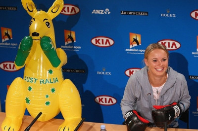 Στο μποξ το έριξε ...πάλι η Βοσνιάκι (videos+photos)