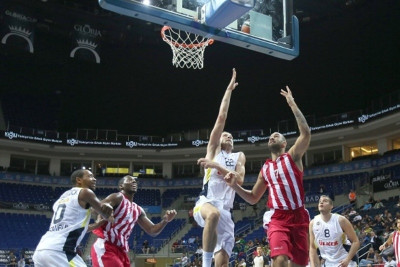 «Gloria Cup»: Ολυμπιακός - Φενέρμπαχτσε/Ούλκερ 69-60 (photos)