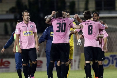 Κέρκυρα: Η... μπηχτή με τα σουβλάκια! (photo)