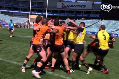 Το ξύλο βγήκε από το … ράγκμπι (video)