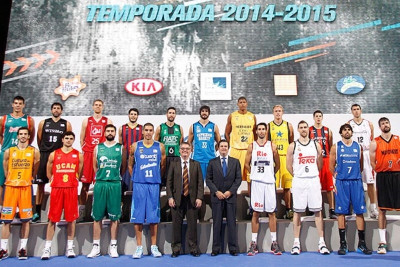 ACB: Εντυπωσίασαν οι τσιρλίντερς και ο... Βασιλειάδης (video)