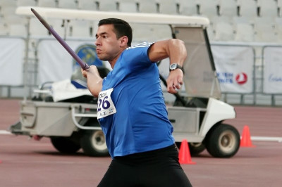 Στίβος: Επιστροφή για Λεμπέση