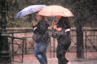 Καιρός: Έρχονται (ξανά) βροχές και καταιγίδες