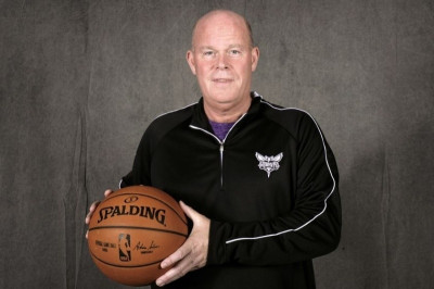 Σάρλοτ Χόρνετς: Τέσσερα στα πέντε για Στιβ Κλίφορντ