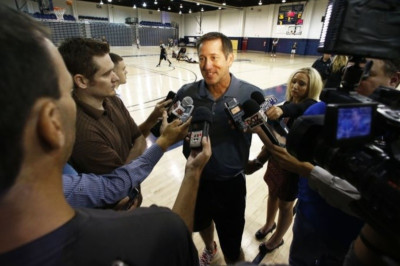 Φίνιξ Σανς: Τολμηρά σχήματα σκέφτεται ο Χόρνασεκ