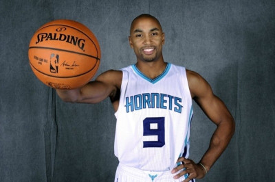 Σάρλοτ Χόρνετς: Μία με δύο εβδομάδες στα πιτς ο Χέντερσον