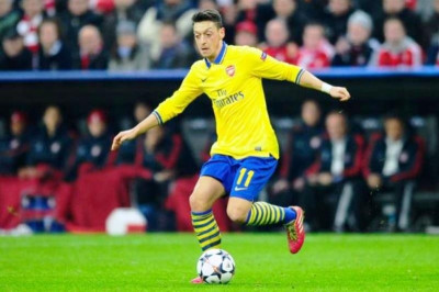 Άρσεναλ: Σοκ με Οζίλ