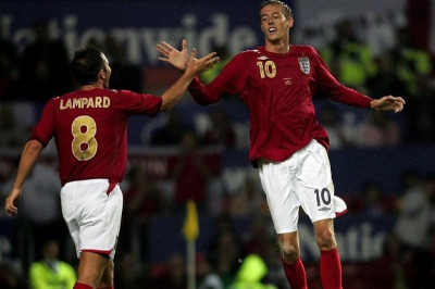 Στο κόκκινο χαλί συν γυναιξί Λάμπαρντ, Κράουτς (photos)