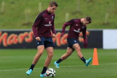 Αγγλία: Απίθανο γκολ από τον Χέντερσον (video)