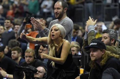 Σαν Αντόνιο Σπερς: Απίστευτη πώρωση από... Lady Gaga! (photos)