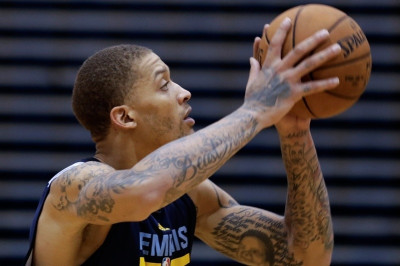 Μέμφις Γκρίζλις: Πάει Κίνα ο Μάικλ Μπίσλι!