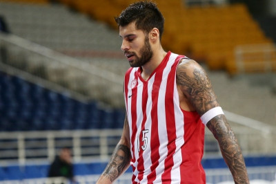 Ολυμπιακός: Χειρουργήθηκε ο Πρίντεζης