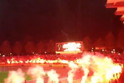 Γερμανία: Εκθαμβωτικό... σόου οπαδών με πυροτεχνήματα (video)