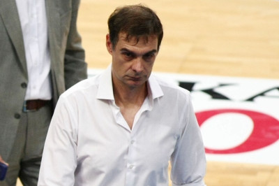 Ολυμπιακός: Παραιτήθηκε ο Μπαρτζώκας