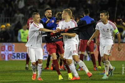 Χάος και διακοπή στο Σερβία – Αλβανία (videos)