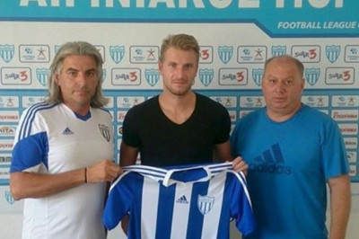 Αιγινιακός: Πλήγμα με Μπλάζεκ