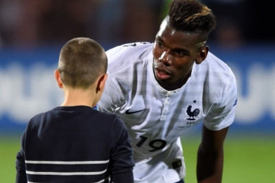 Πολ Πογκμπά: Αγοράκι αρνήθηκε το σορτς του γιατί ήθελε τη φανέλα του! (video)