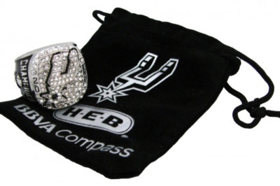 Σαν Αντόνιο Σπερς: Μοιράζουν ρεπό και… δαχτυλίδια