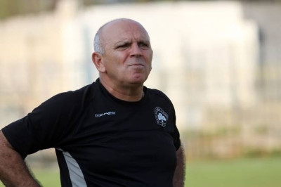 Αχαρναϊκός: Δουλειά στην άμυνα