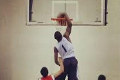 ΗΠΑ: Τρελά... ακροβατικά καρφώματα από 14χρονο! (video)