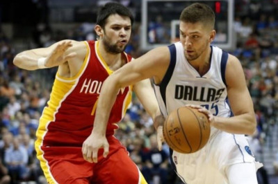 Χιούστον Ρόκετς: Παπανικολάου για «2», «3» και «4»