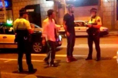 Μπαρτσελόνα: Το ντοκουμέντο της επίθεσης του Πικέ στην αστυνομία (video)