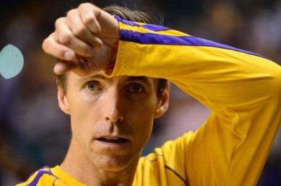 Λος Άντζελες Λέικερς: Προβληματισμός με Στιβ Νας