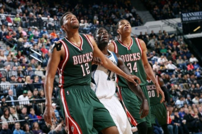 ΝΒΑ: Παραγωγικός Αντετοκούνμπο με Τίμπεργουλφς (videos)