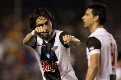 Η φωτοβολίδα του Βάργκας  δεν έφθανε για τη Λιμπερτάδ (video)