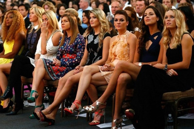 Θαμπώνουν οι κυρίες του τένις στη Σιγκαπούρη (photos)