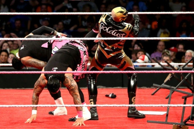 Main Event: Παιχνίδια γύρω από τα Tag Team Championships (photos+videos)