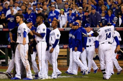 MLB: Ξέσπασμα και ισοφάριση για τους Ρόαγιαλς στο World Series (videos)