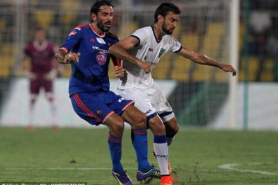 Μπουνιά  στο πρόσωπο στον Πιρές από προπονητή στην Ινδία (video+photos)