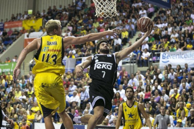 Ρεάλ Μαδρίτης: Χτύπησε το διαιτητή ο Γιουλ! (photos+videos)