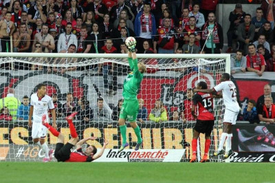 Γκινγκάμπ: Γκάφα ολκής από τον γκολκίπερ (video)