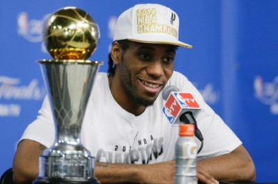 Σαν Αντόνιο Σπερς: Στασιμότητα με Καούχι Λέοναρντ