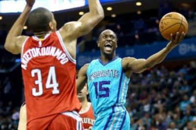 Σάρλοτ Χόρνετς: Ανατροπή… ρεκόρ με τους Μπακς του Αντετοκούνμπο (videos)