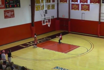 Μαθητής έβαλε 4 καλάθια σε 30'' και κέρδισε 10.000 δολάρια! (video)