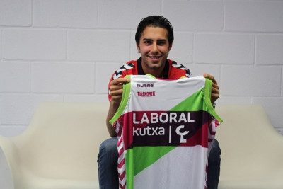 Λαμποράλ Κούτσα: Παρουσιάστηκε ο Βούγιασιτς (photos)