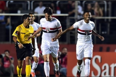 Τριπλό σόου στον θρίαμβο 4-2 της  Σάο Πάολο (videos+photos)