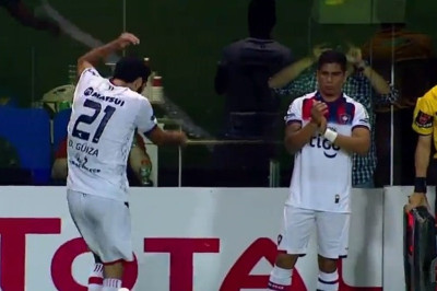 Μπόκα Τζούνιορς: Οπαδοί χτύπησαν τον Γκουΐθα! (video)