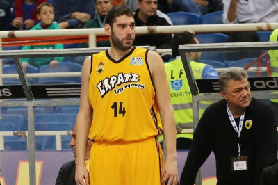 Τσιάκος: «Ό,τι μας αναλογεί κόντρα στον Ολυμπιακό»