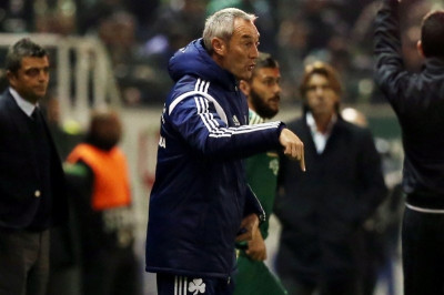 Ρούτερ: «Με τη σκληρή δουλειά κερδίζουμε»