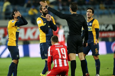 Σπάθη ή Σπάθας και σία;